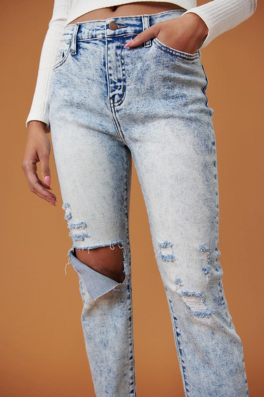 Vibrant M.I.U Roe High Rise Distressed Skinny